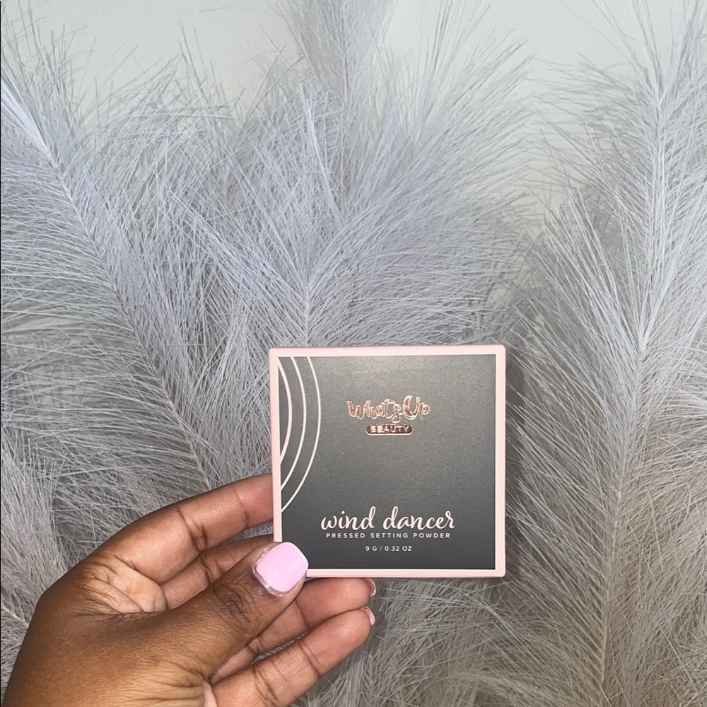 What’s up Beauty || Wind Dancer Pressed Setting Powder - Picture 1 of 4